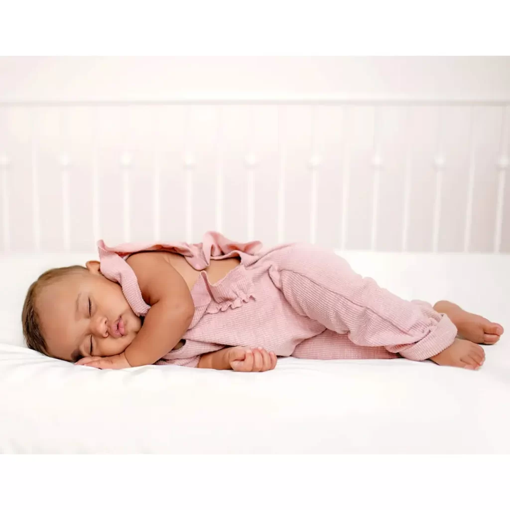posteljina-za-bebe-najbolji-izbor-za-vase-mališane-spava-beba